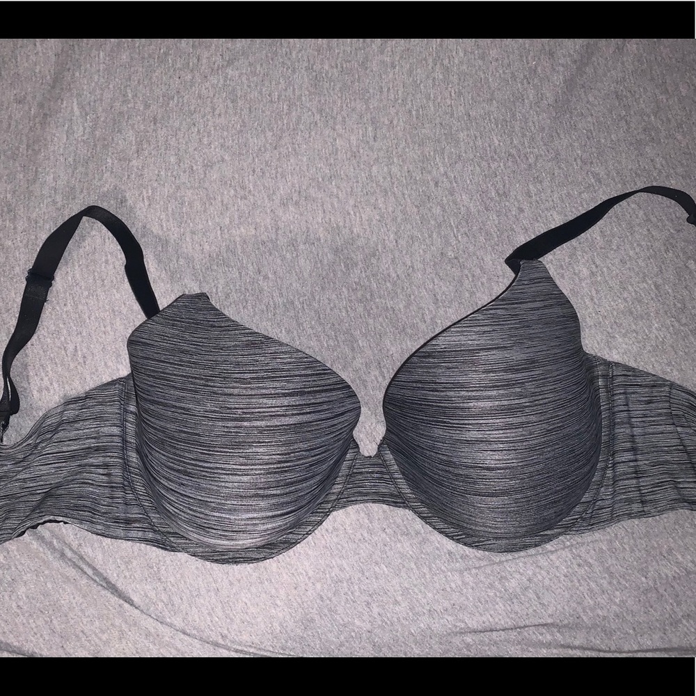 Grey victoria secrete bra